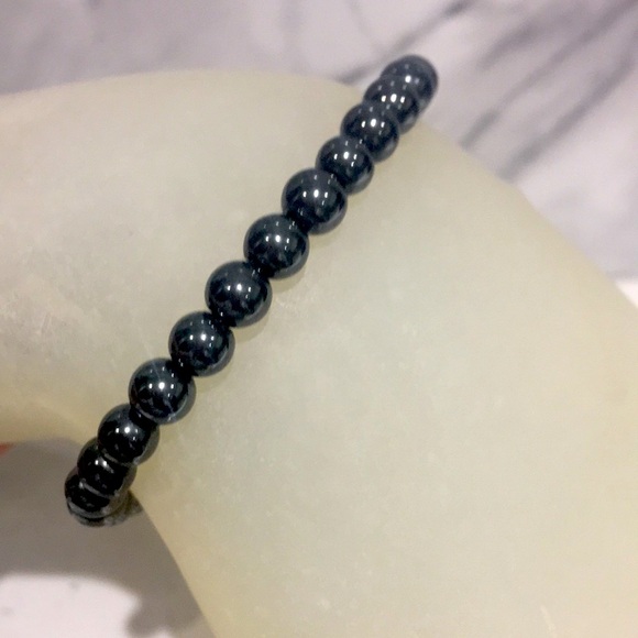 Genuine Hematite beaded string bracelet - Picture 7 of 7